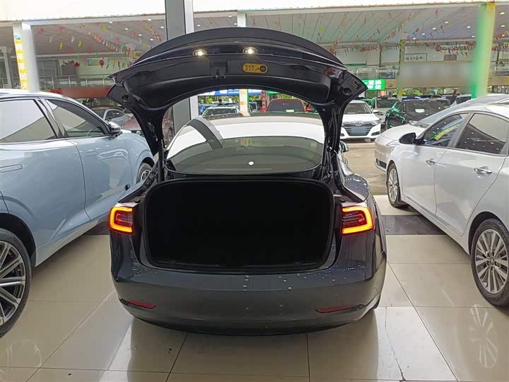 Фото 19 - Tesla Model 3