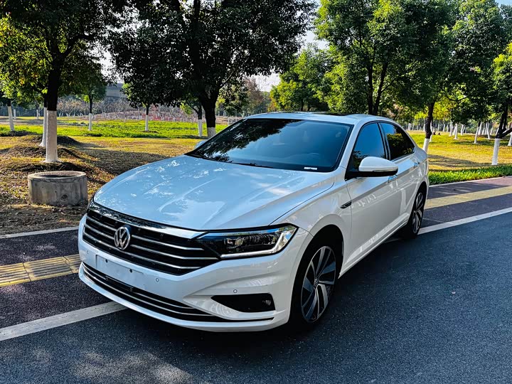 Фото 1 - Volkswagen Sagitar L