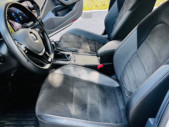 Фото 14 - Volkswagen Sagitar L