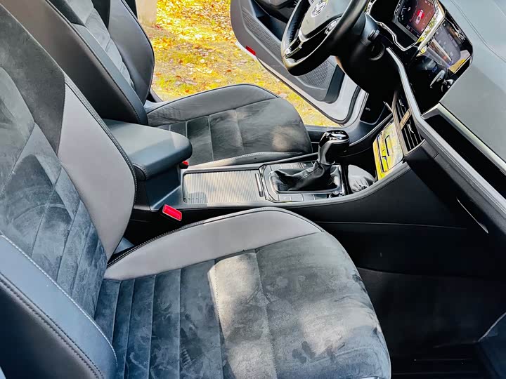 Фото 15 - Volkswagen Sagitar L