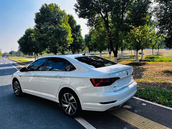 Фото 6 - Volkswagen Sagitar L