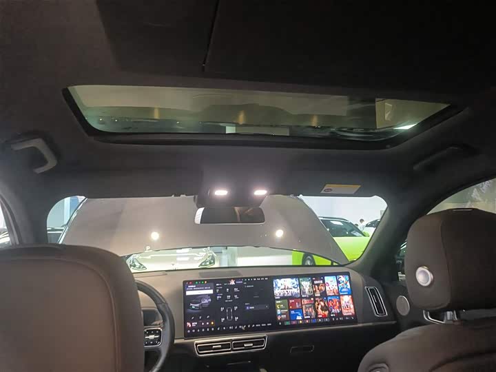 Фото 18 - LiXiang L9