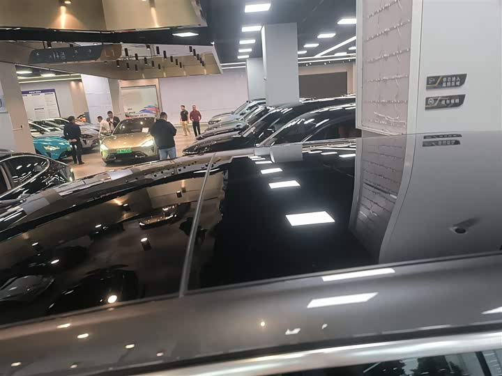 Фото 27 - LiXiang L9