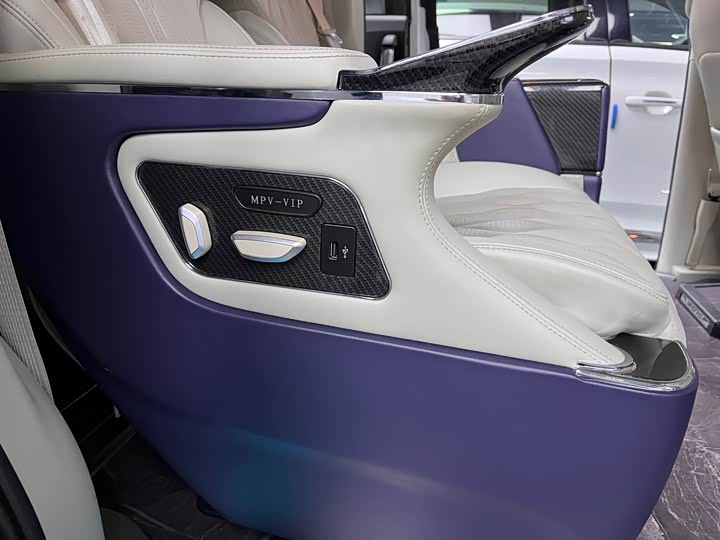 Фото 14 - Buick GL8 ES