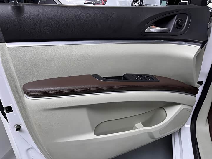 Фото 5 - Buick GL8 ES