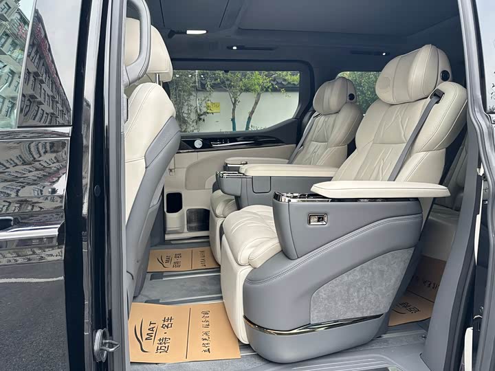 Фото 12 - Zeekr 009