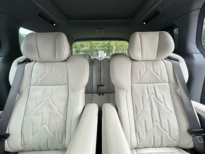 Фото 13 - Zeekr 009