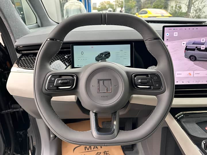 Фото 18 - Zeekr 009