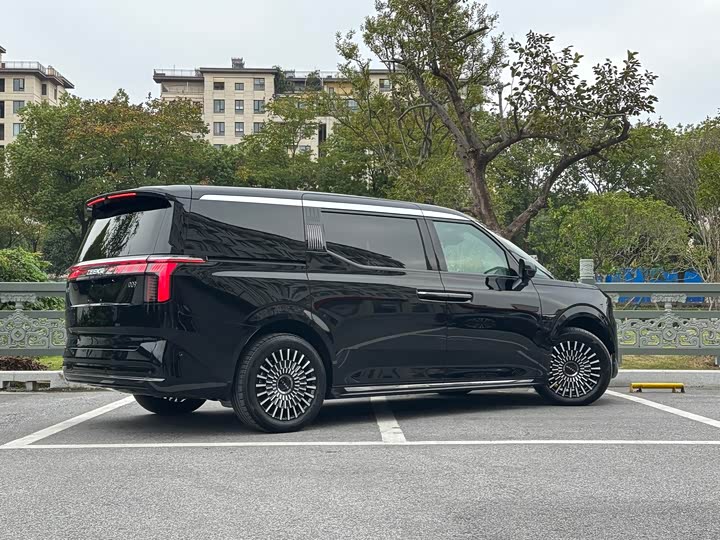 Фото 4 - Zeekr 009