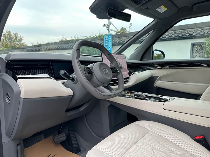 Фото 8 - Zeekr 009