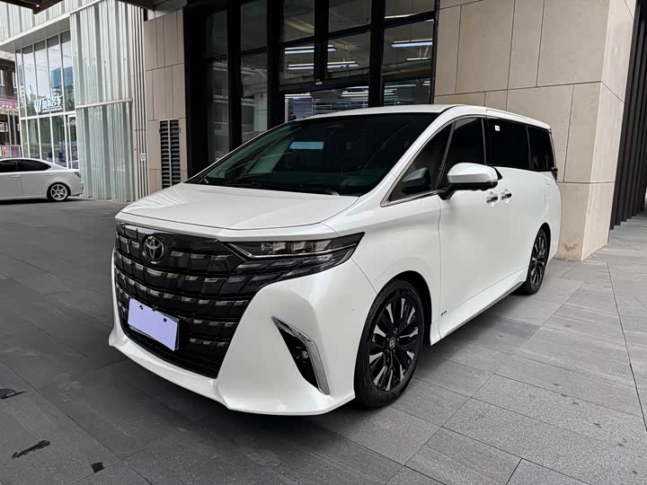 Фото 1 - Toyota Alphard