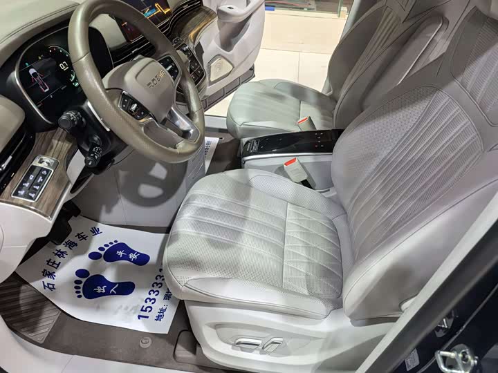 Фото 7 - Roewe iMax 8