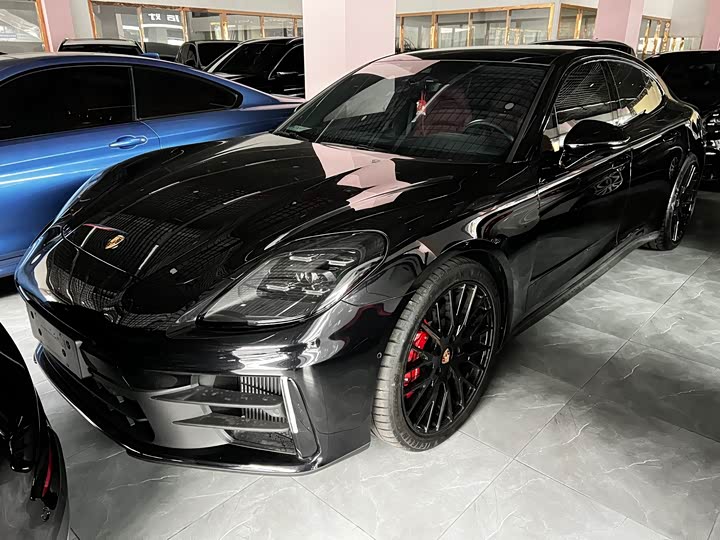 Фото 1 - Porsche Panamera