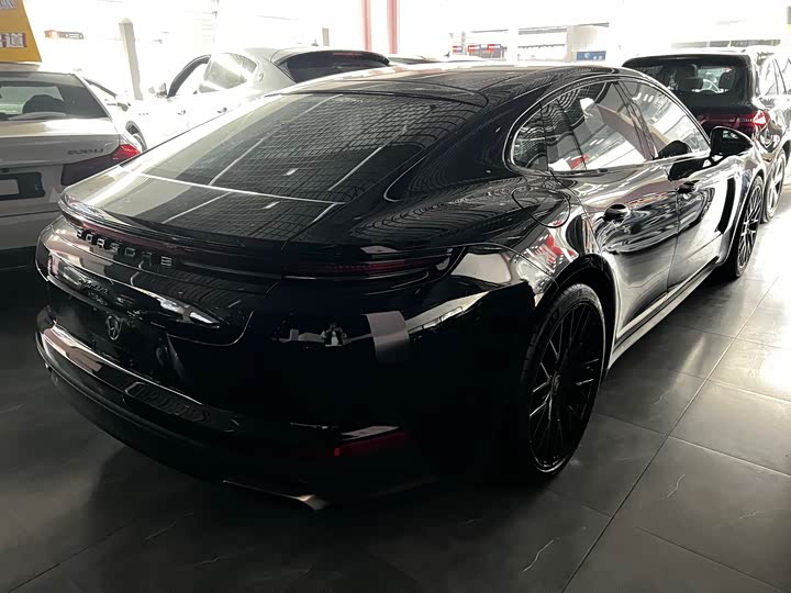 Фото 20 - Porsche Panamera