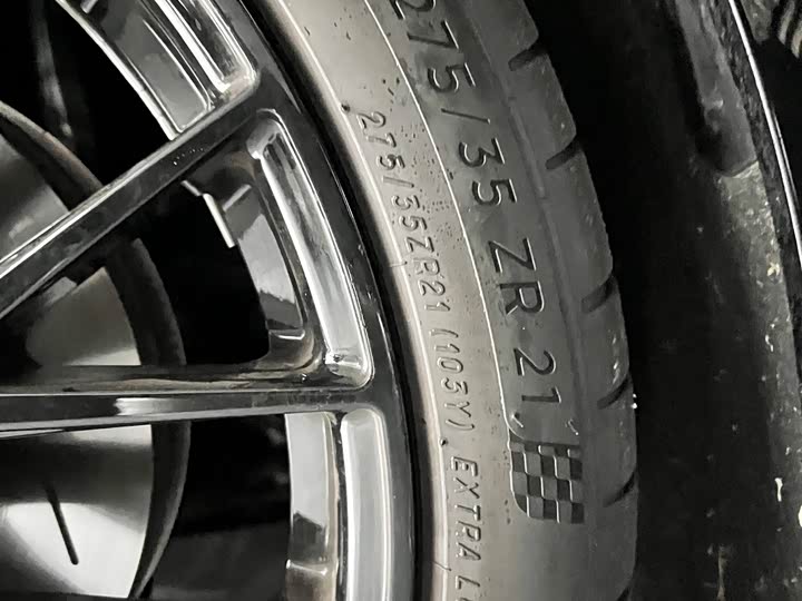 Фото 3 - Porsche Panamera