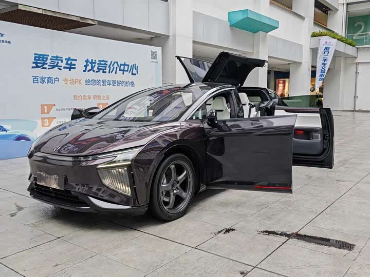 Фото 12 - HiPhi X