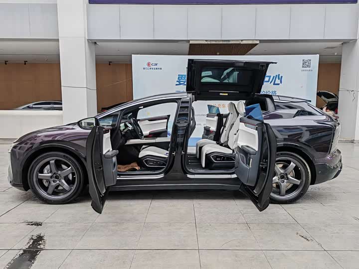 Фото 5 - HiPhi X