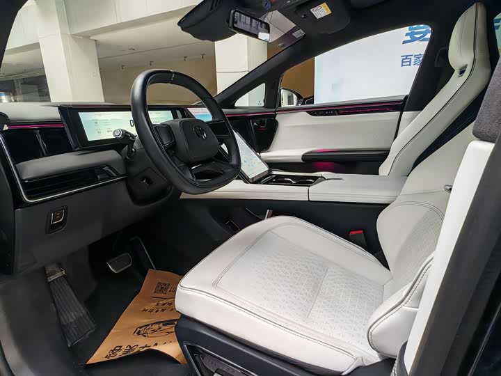 Фото 7 - HiPhi X