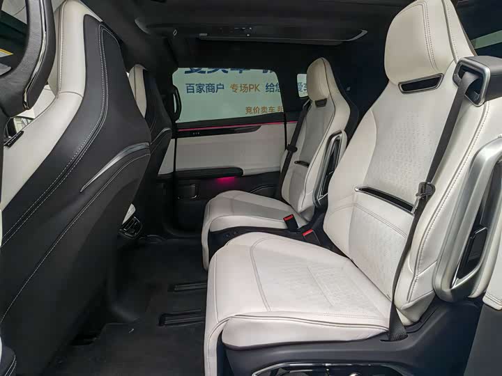 Фото 8 - HiPhi X