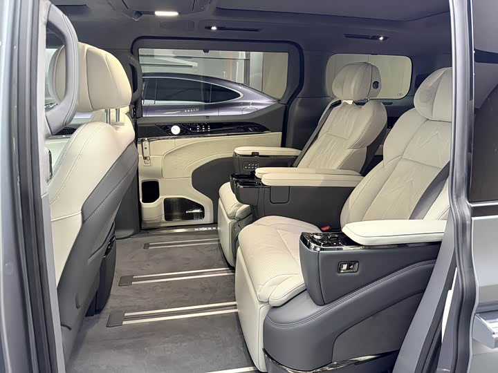 Фото 6 - Zeekr 009