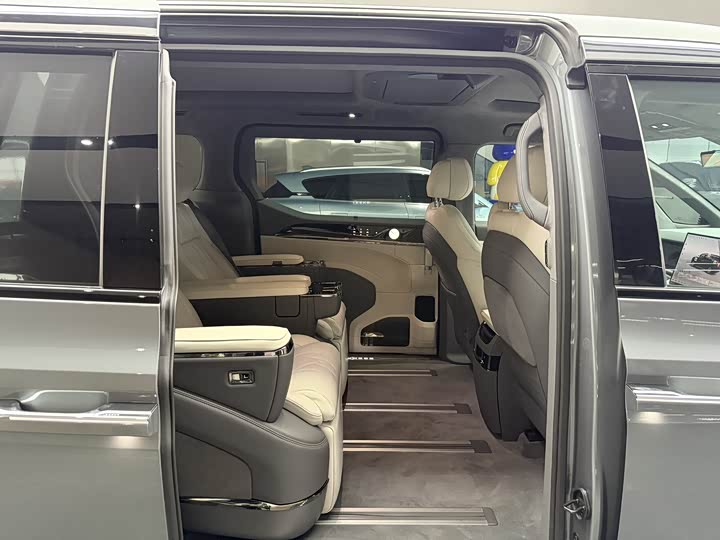 Фото 8 - Zeekr 009