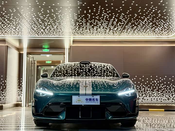 Фото 2 - Xiaomi SU7 Ultra