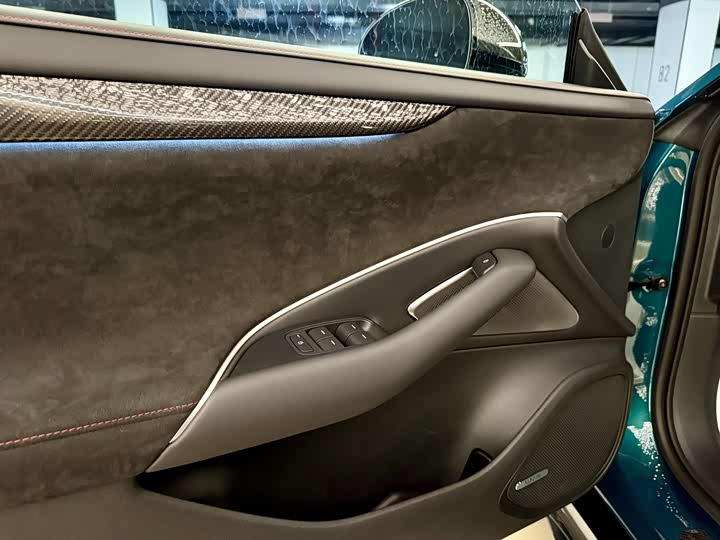 Фото 7 - Xiaomi SU7 Ultra