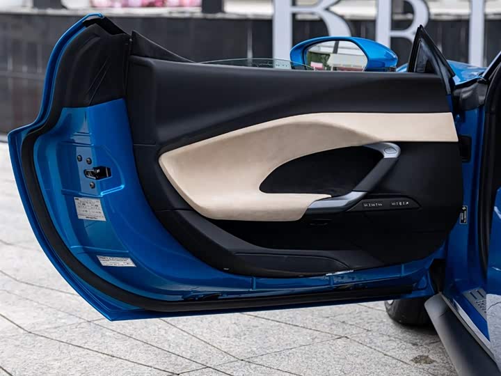 Фото 15 - Ferrari 296