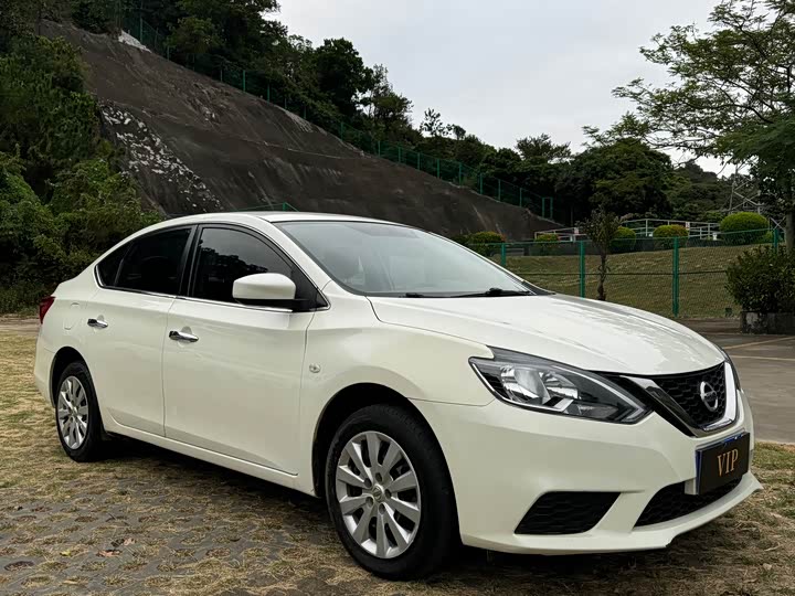 Фото 3 - Nissan Sylphy