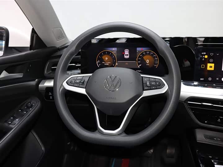 Фото 13 - Volkswagen Lamando L