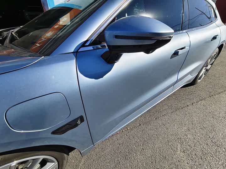 Фото 3 - Zeekr 001