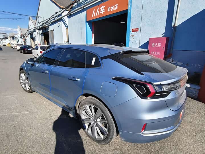 Фото 4 - Zeekr 001