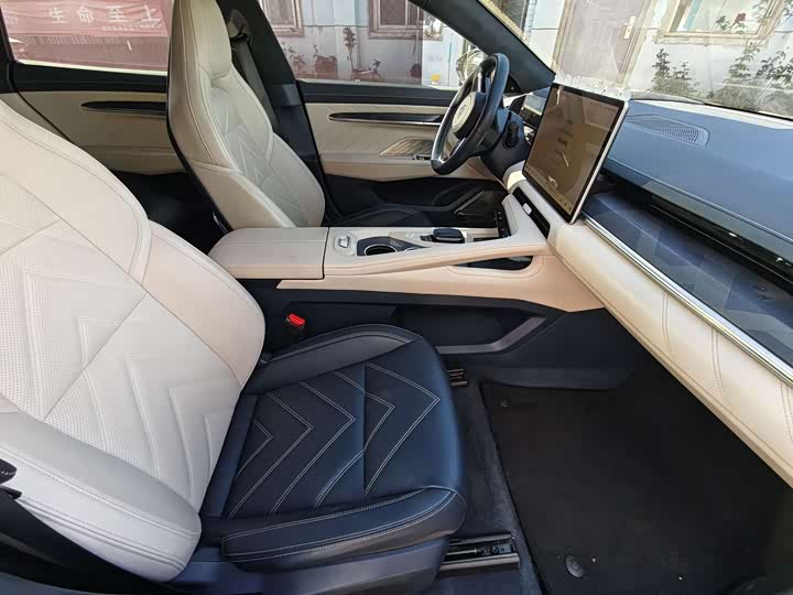 Фото 8 - Zeekr 001