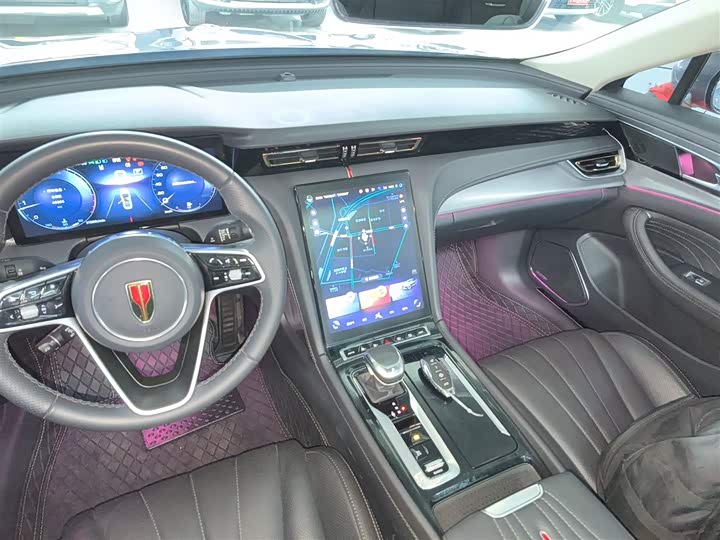 Фото 13 - Hongqi H5