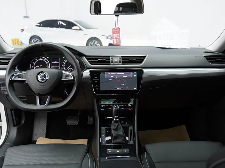 Фото 16 - Skoda Superb