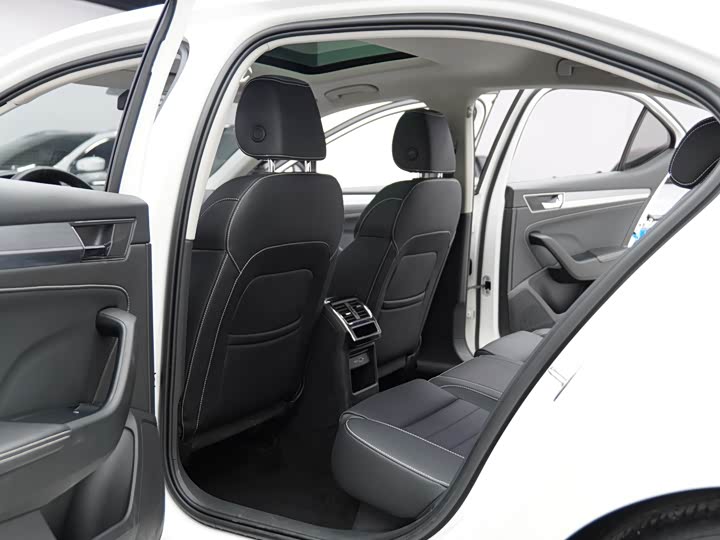 Фото 18 - Skoda Superb