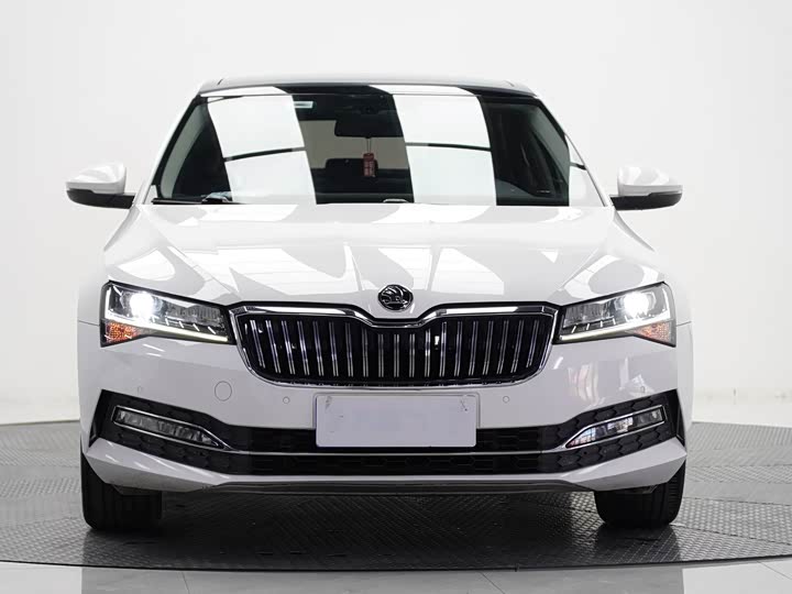 Фото 2 - Skoda Superb