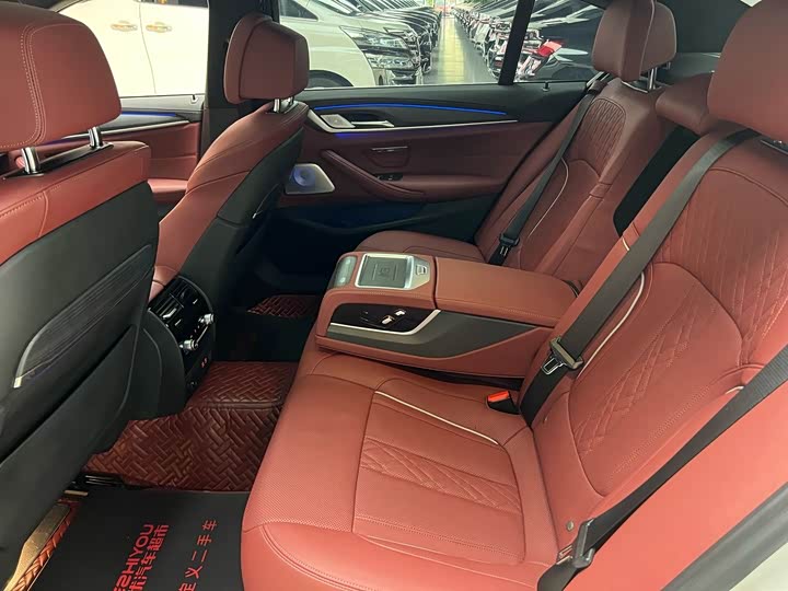 Фото 10 - BMW 5 Series