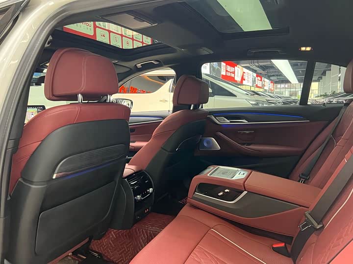 Фото 11 - BMW 5 Series