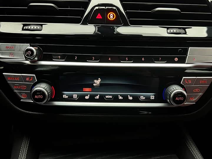 Фото 22 - BMW 5 Series