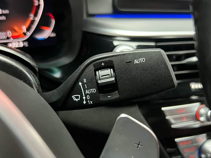 Фото 29 - BMW 5 Series