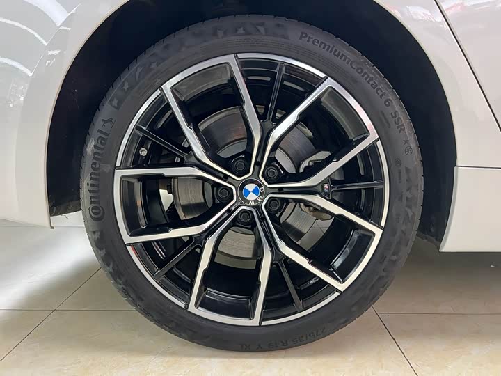 Фото 34 - BMW 5 Series