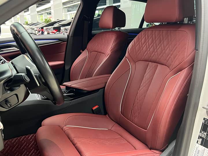 Фото 9 - BMW 5 Series