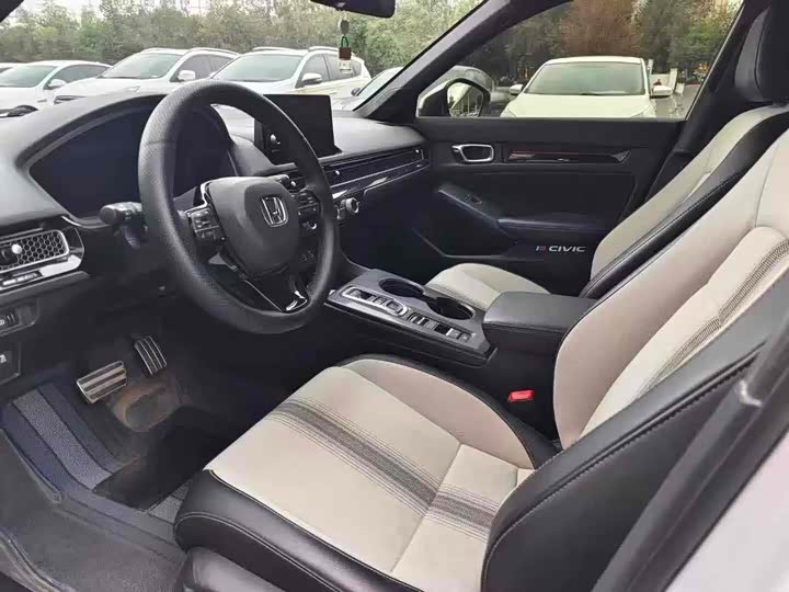 Фото 3 - Honda Civic