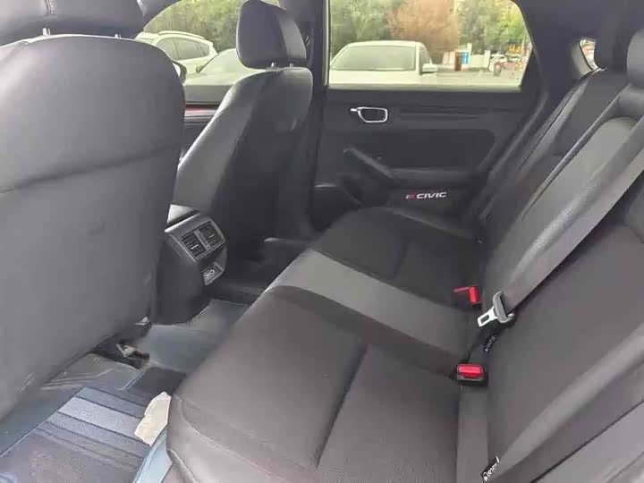 Фото 4 - Honda Civic