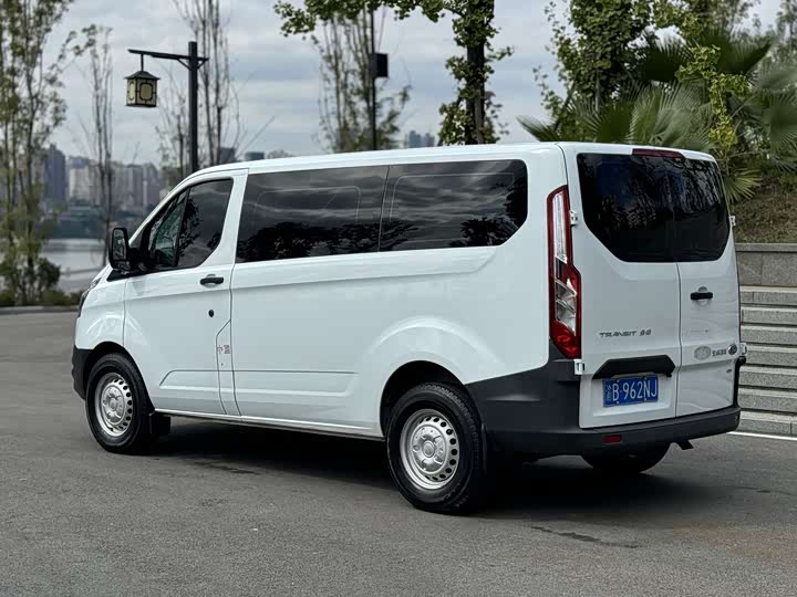 Фото 4 - Ford Transit