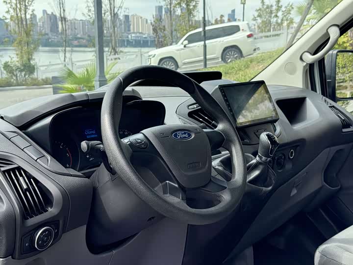 Фото 8 - Ford Transit