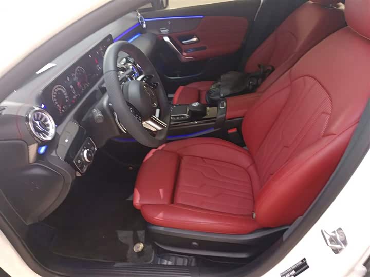 Фото 15 - Mercedes-Benz A-Class