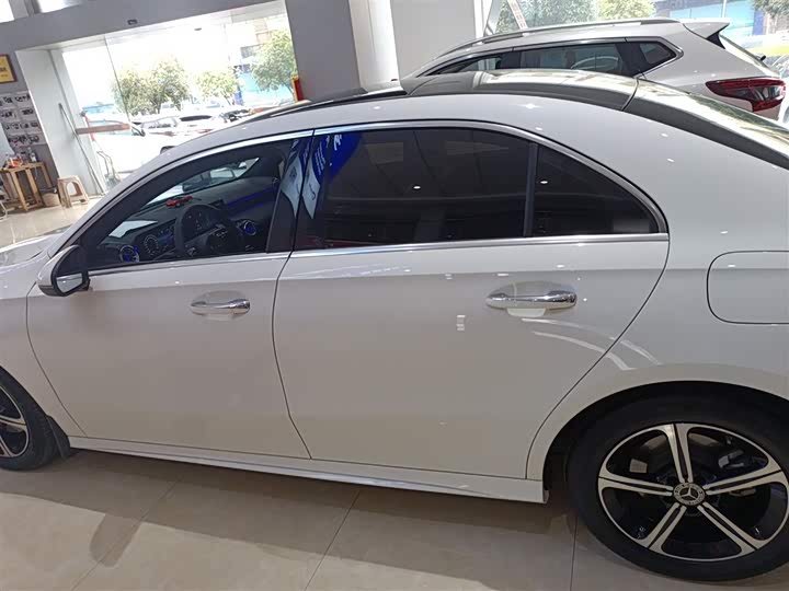 Фото 5 - Mercedes-Benz A-Class