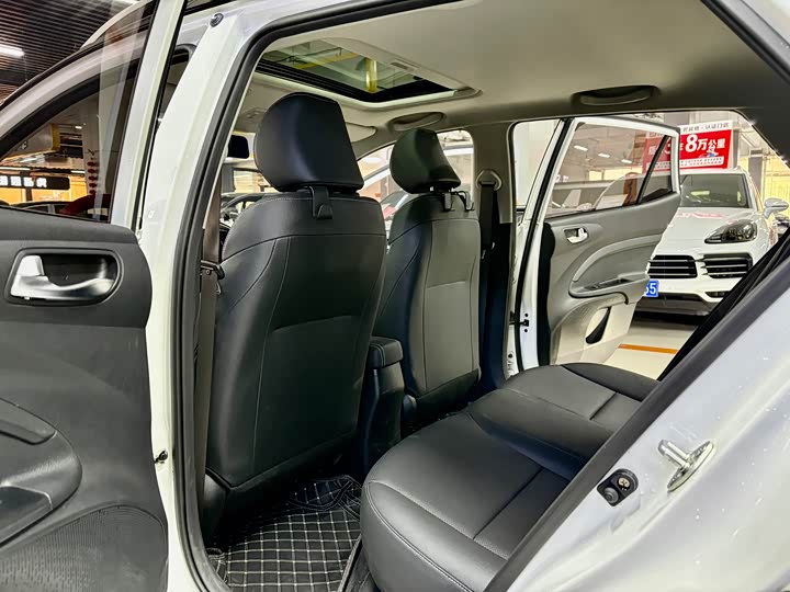 Фото 9 - Kia KX1